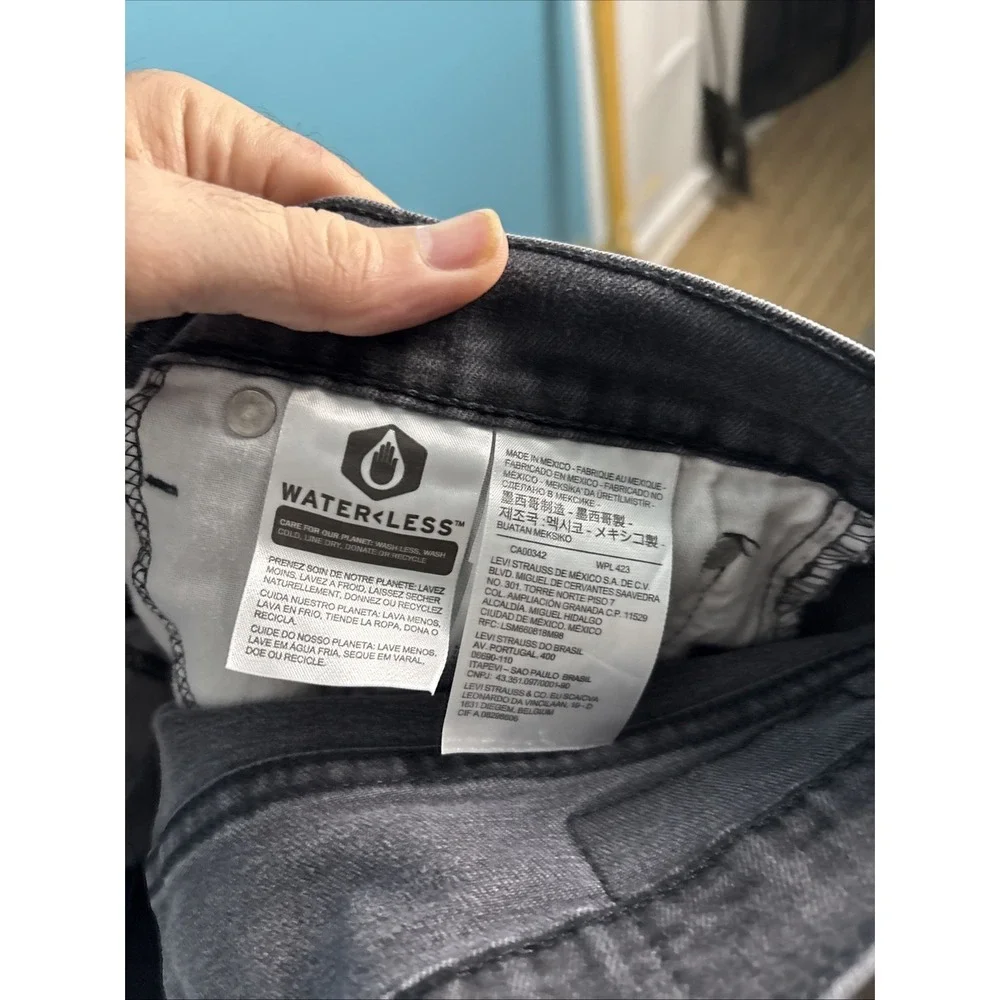 Levi's 541 Size 33x32 Men's Jeans - Gray/Black  Fade